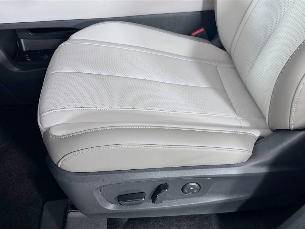 2026 Infiniti QX60 Luxe photo 22