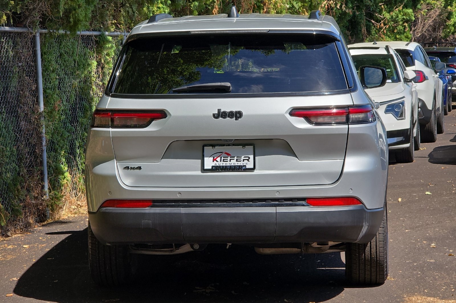 2024 Jeep Grand Cherokee Altitude photo 3