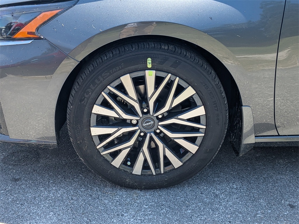 2025 Nissan Altima 2.5 SV photo 11