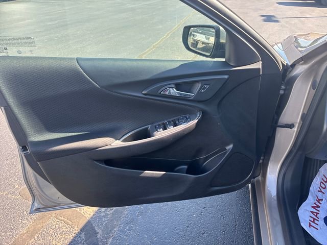 2023 Chevrolet Malibu 1LT photo 10