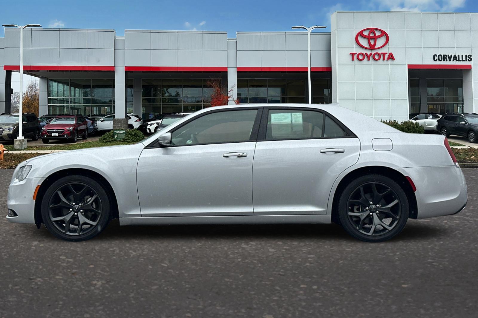 2023 Chrysler 300 S photo 6