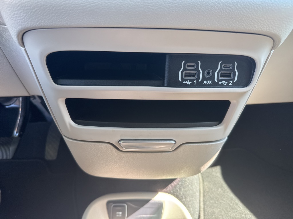 2023 Chrysler Pacifica Touring L photo 36