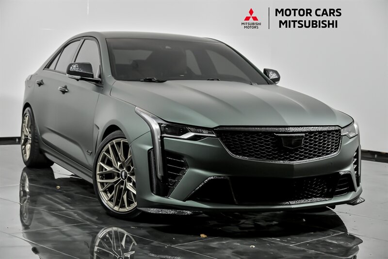 2022 Cadillac CT4 V-Series Blackwing's photo