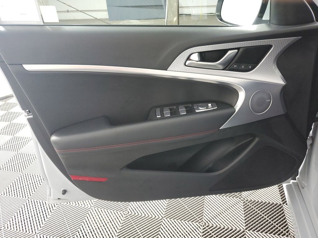 2022 Genesis G70 3.3T photo 27