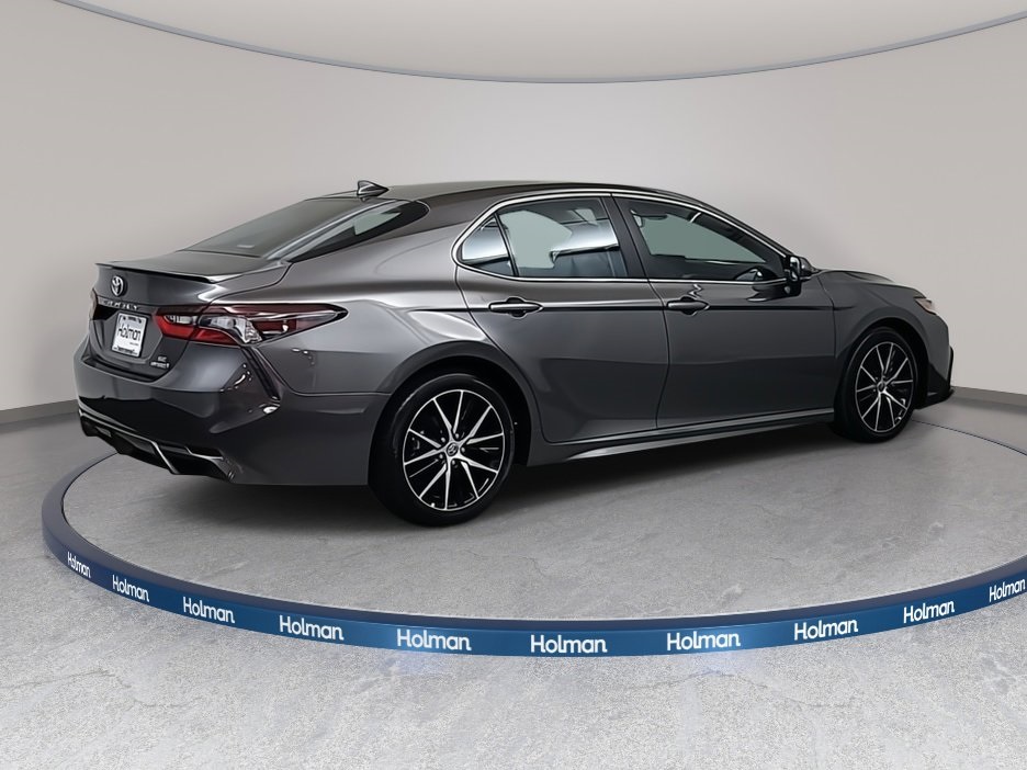 2022 Toyota Camry Hybrid SE photo 3