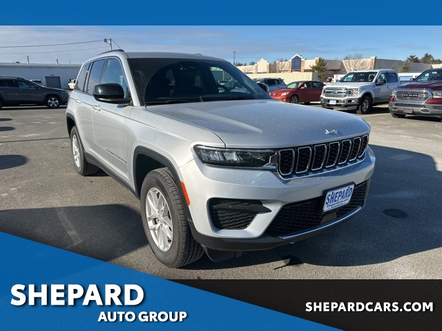 2025 Jeep Grand Cherokee Laredo's photo