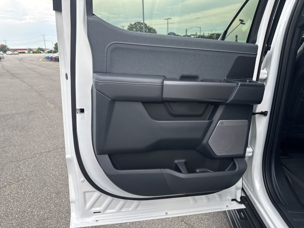 2025 Ford F-150 Lariat photo 15