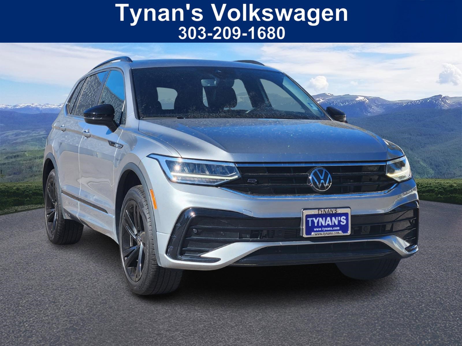 2024 Volkswagen Tiguan SE R-LINE BLACK's photo