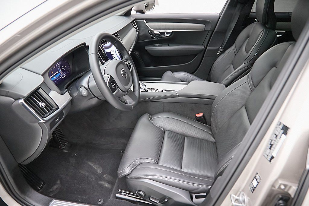 2026 VOLVO V90CC - Image 17