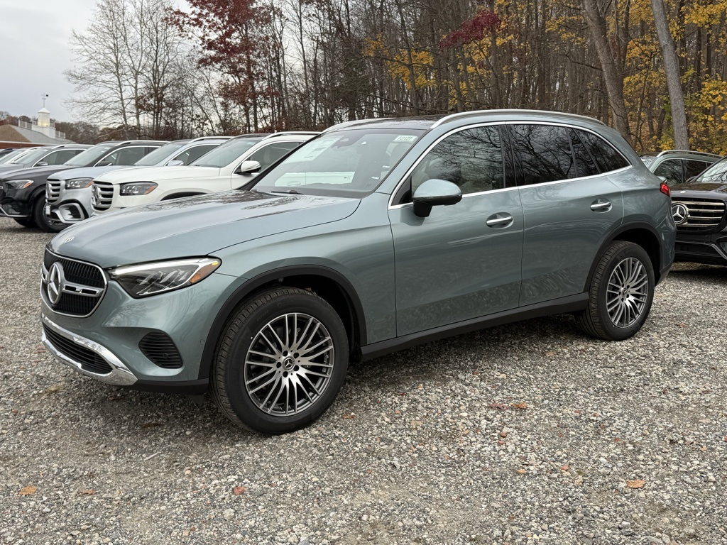 2026 Mercedes Benz GLC 300 4MATIC photo 3