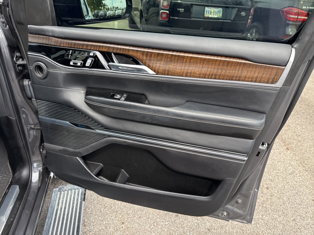 2022 Jeep Grand Wagoneer II photo 20