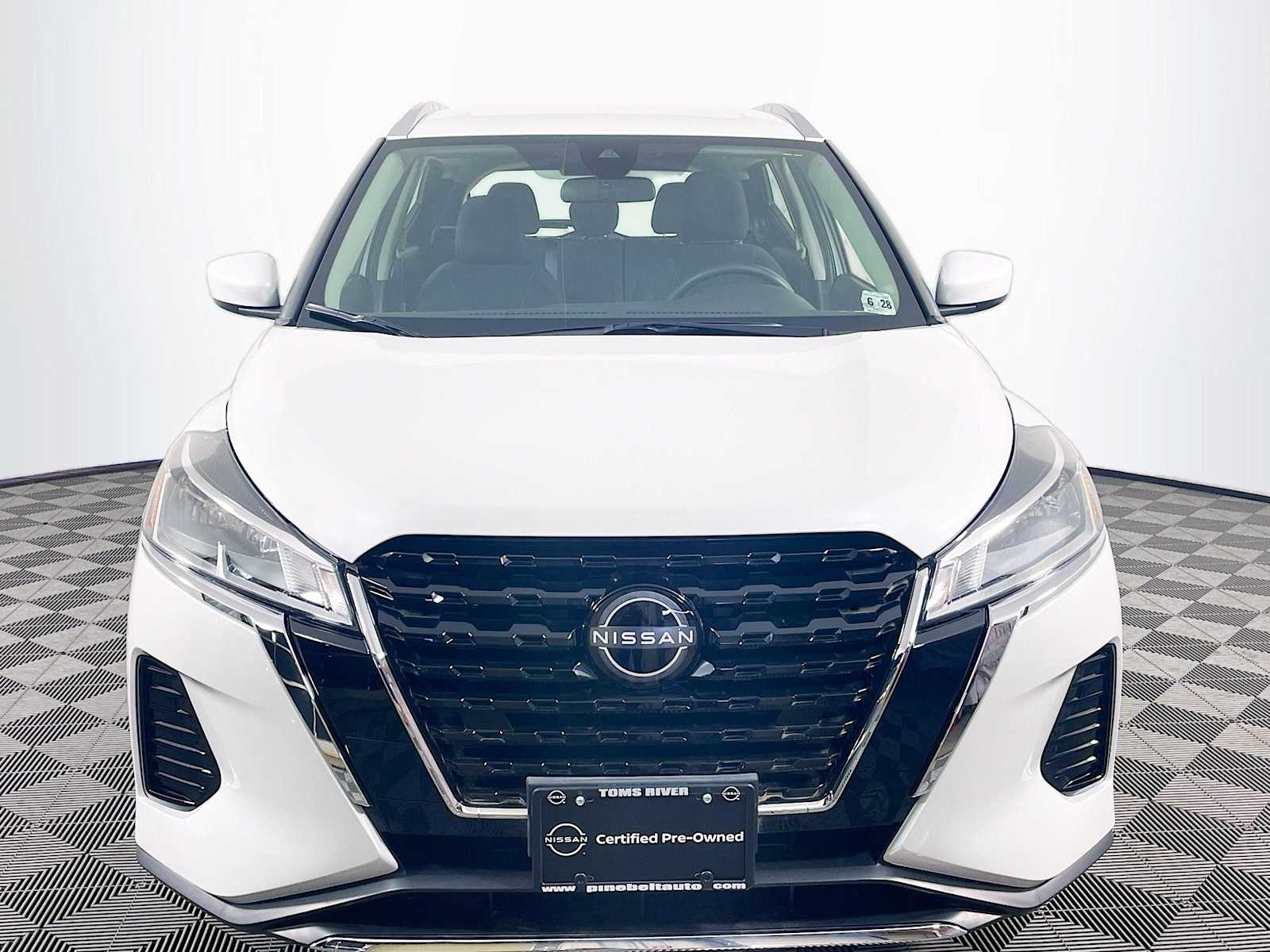 2023 Nissan Kicks SV photo 2