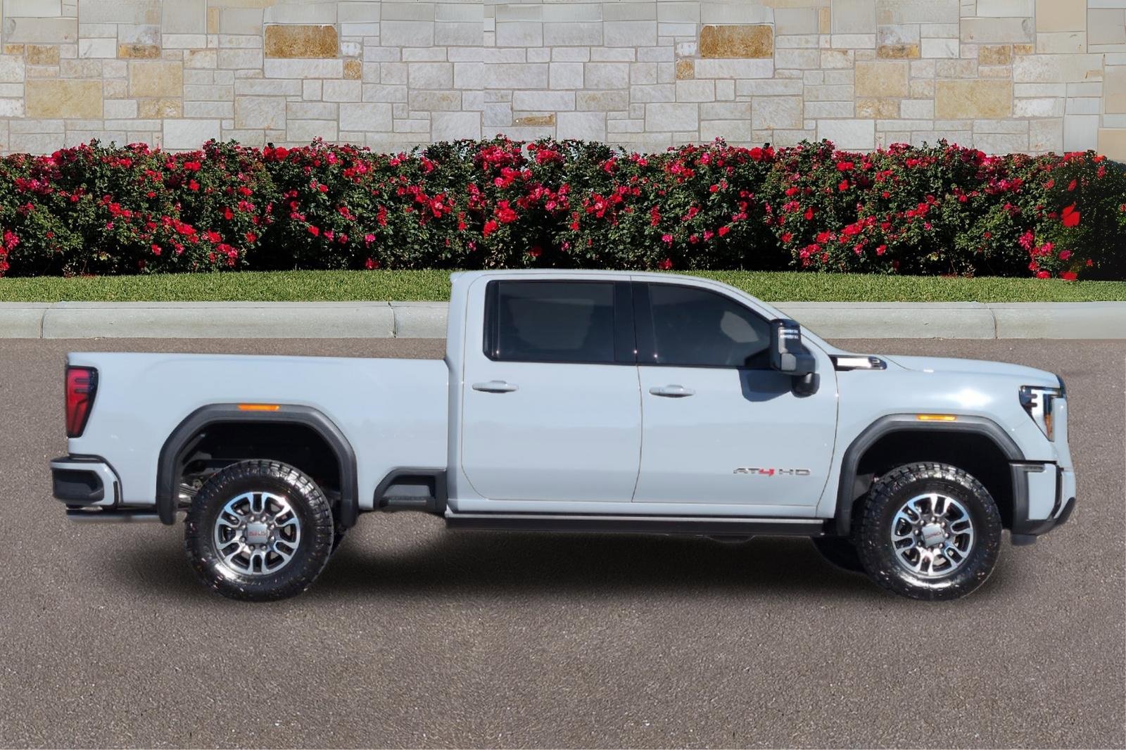 2025 Gmc Sierra 2500 HD AT4 photo 2
