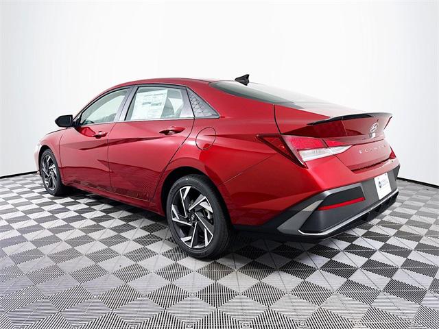 2025 Hyundai Elantra SEL Sport photo 2