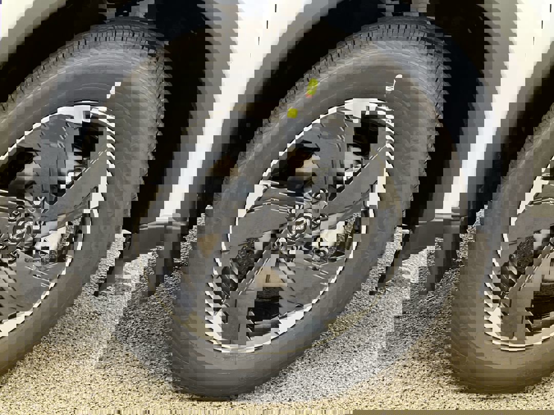 2026 Nissan Rogue SV photo 4