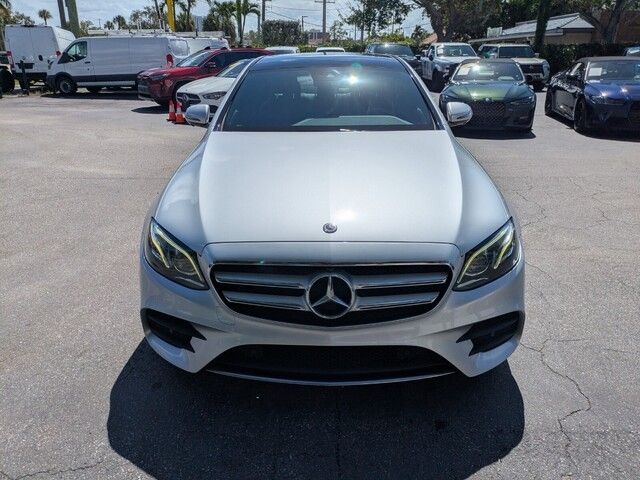 2019 Mercedes Benz E 300 photo 2