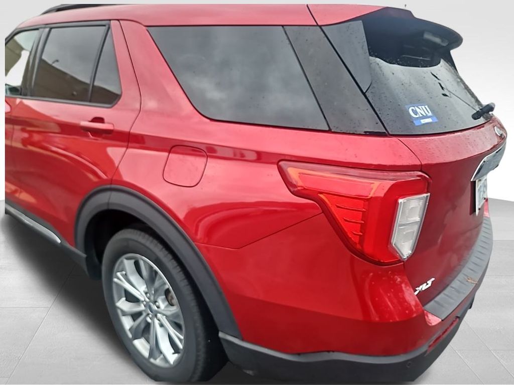 2020 Ford Explorer XLT photo 2