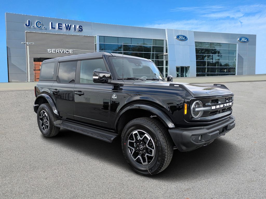2025 Ford Bronco 4-Door Outer Banks's photo
