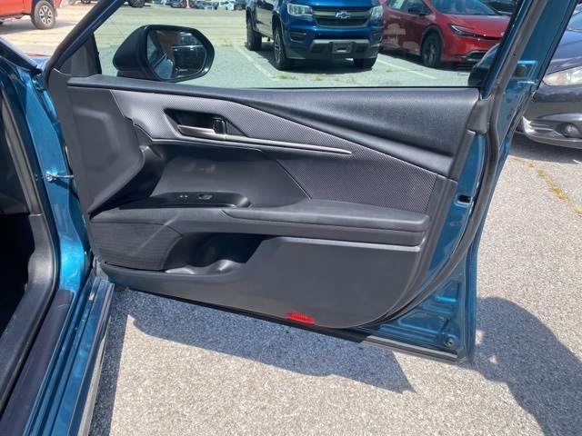 2025 Toyota Camry SE photo 11