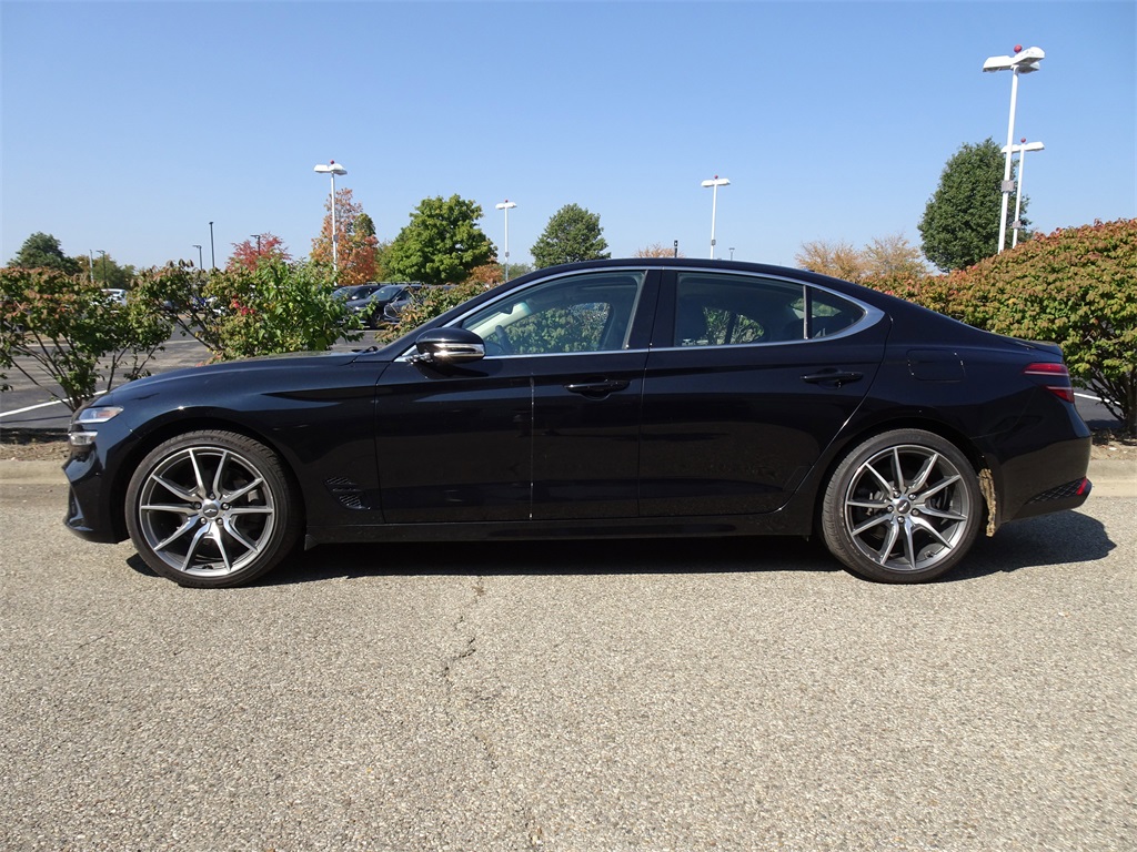 2022 Genesis G70 2.0T Prestige photo 2