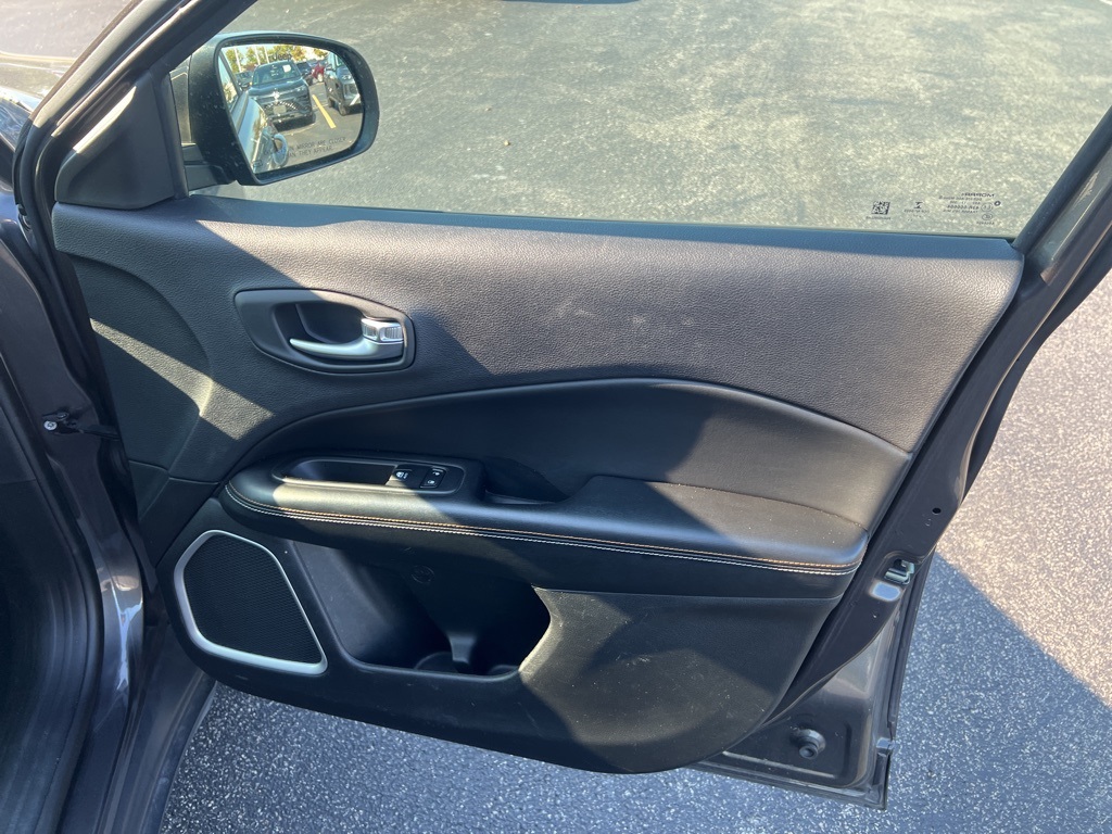 2018 Jeep Compass Latitude photo 17