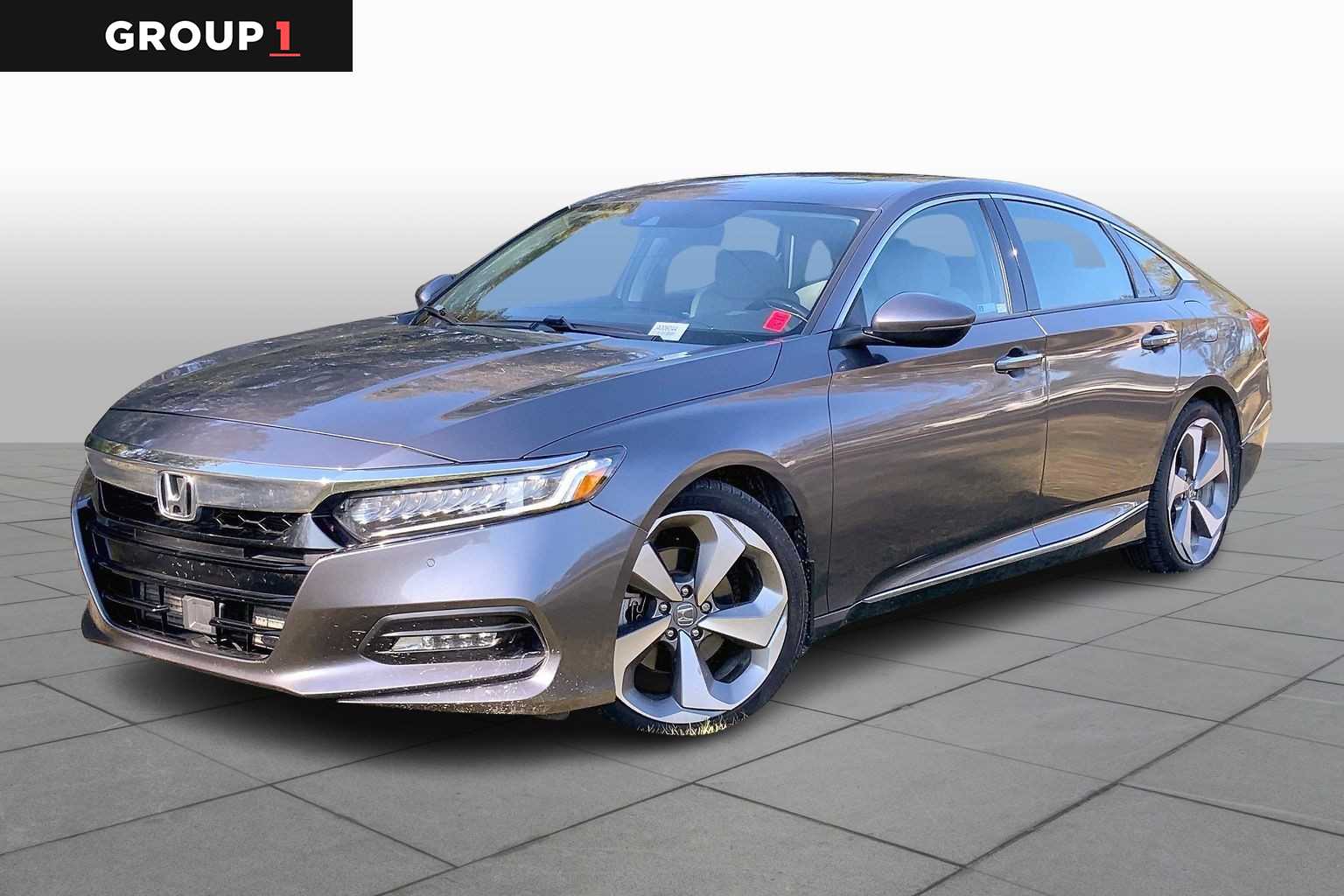 2018 Honda Accord Touring's photo