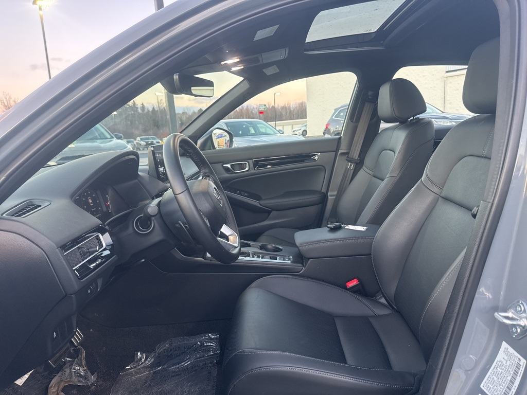 2025 Honda Civic Hybrid Sport Touring photo 2