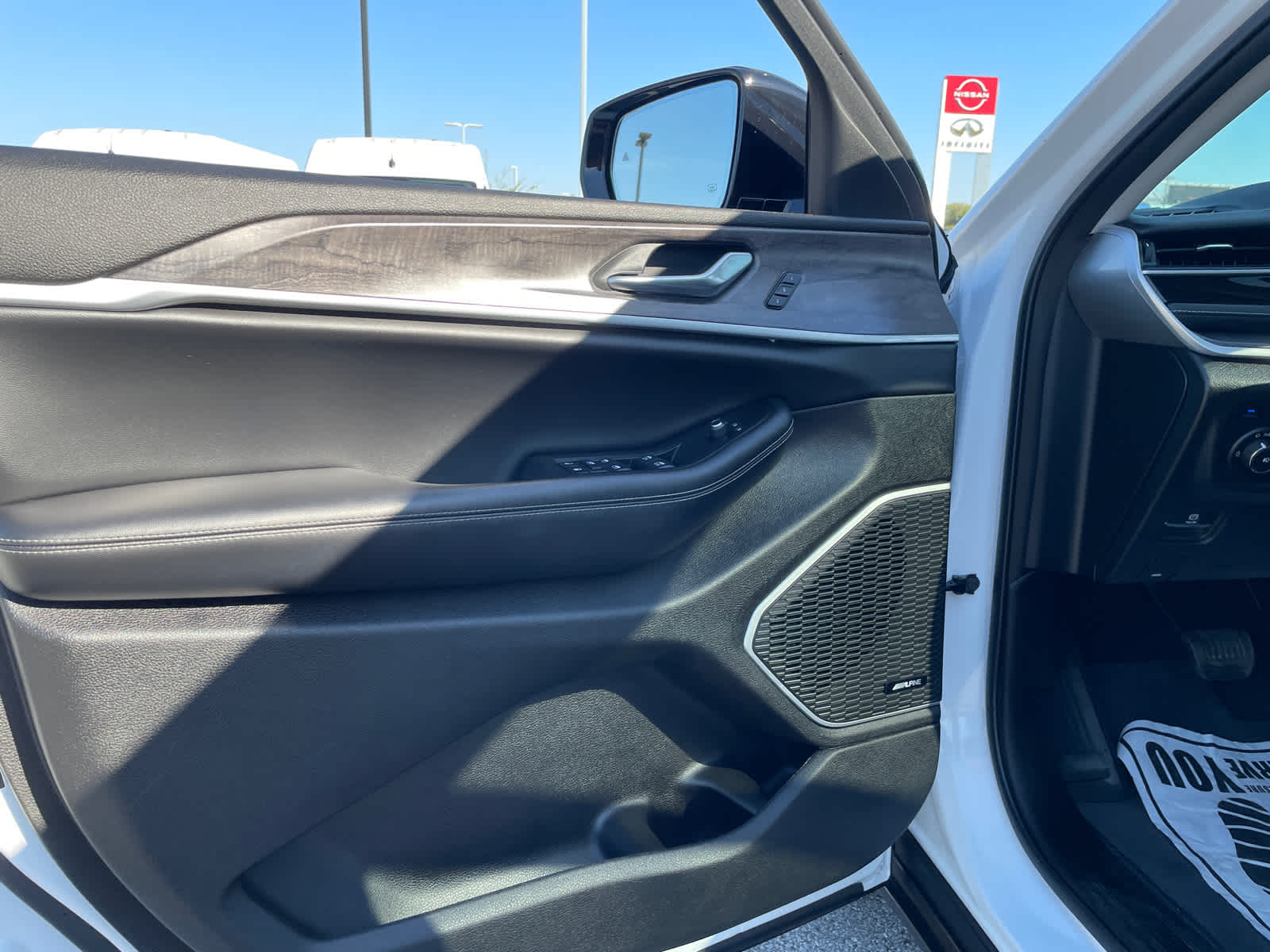 2023 Jeep Cherokee 4xe photo 17