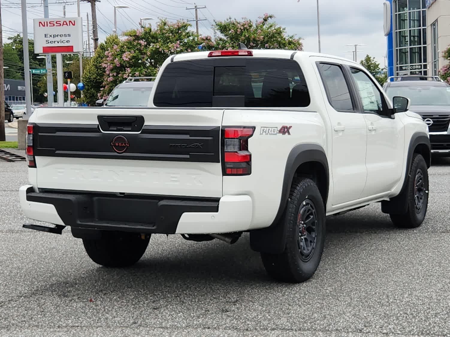 2025 Nissan Frontier PRO-4X photo 3
