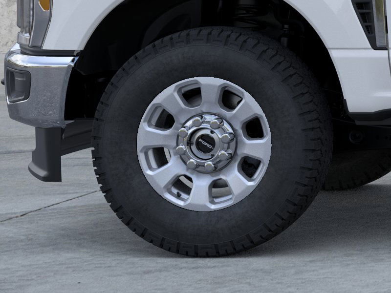 2025 Ford F-350 XLT photo 3