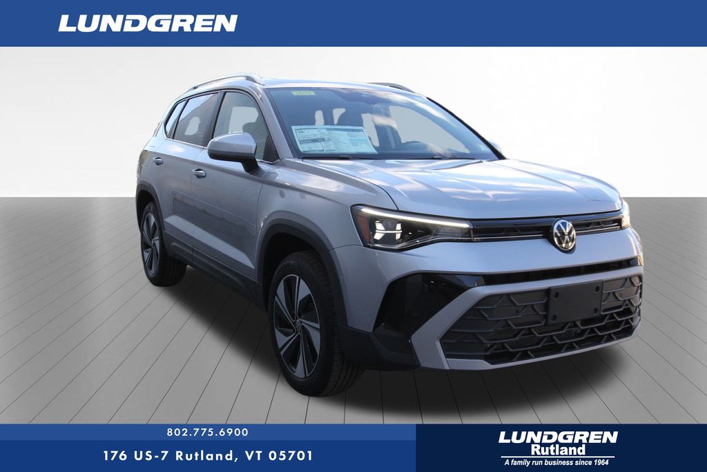 2025 Volkswagen Taos SE's photo