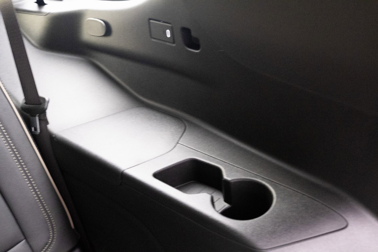 2026 Chevrolet Tahoe Premier photo 4