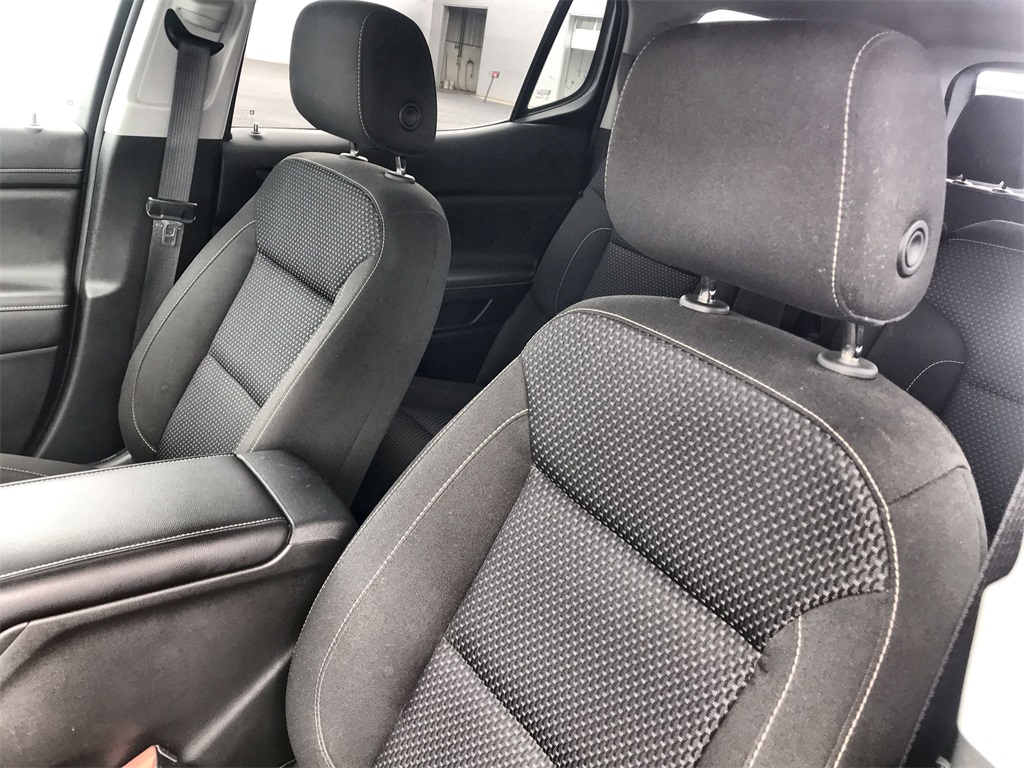 2023 Gmc Acadia SLE photo 9