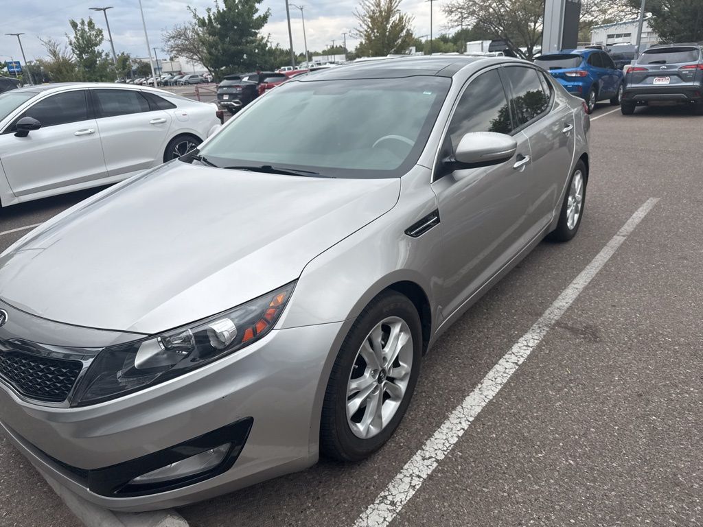 2011 Kia Optima EX photo 3
