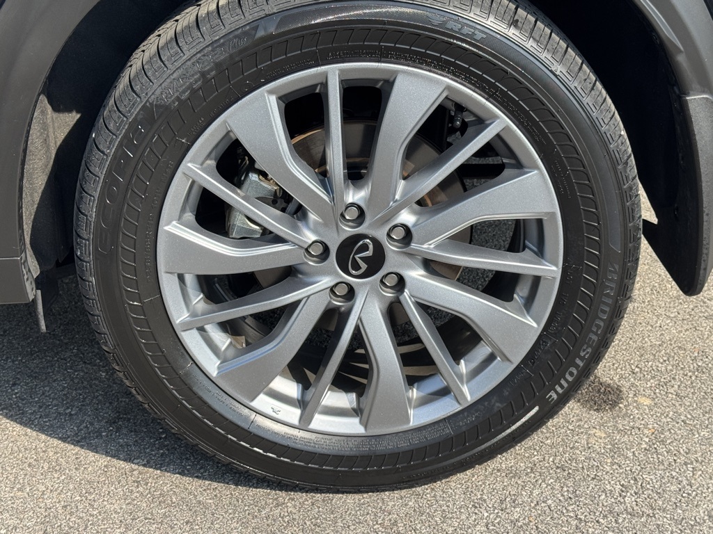 2024 Infiniti QX50 Luxe photo 2