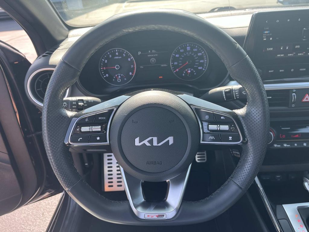 2022 Kia Forte GT-Line photo 13
