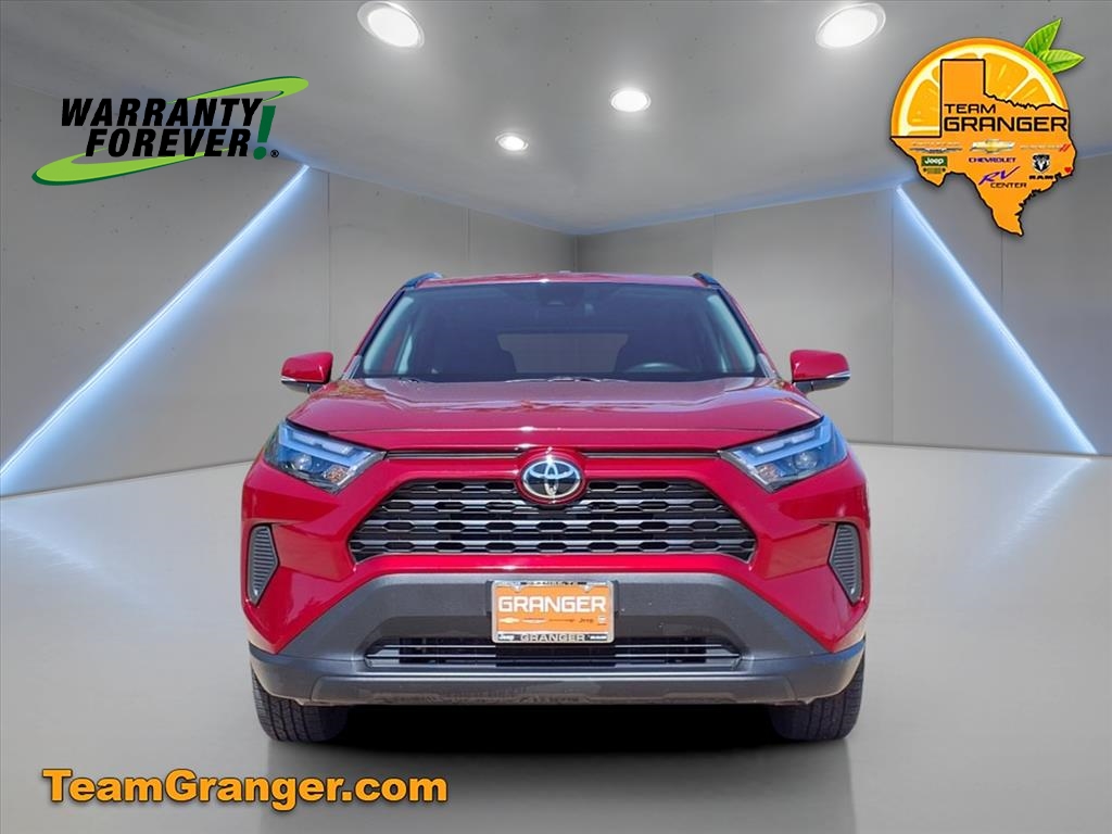 2023 Toyota RAV4 XLE photo 3