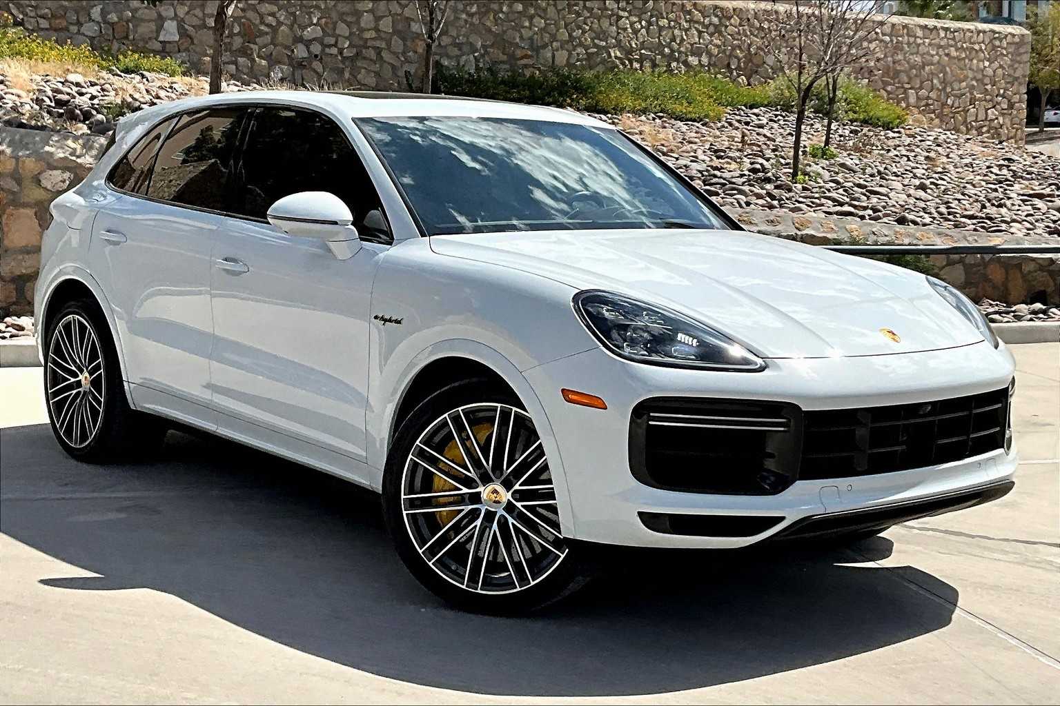 2020 Porsche Cayenne Turbo S E-Hybrid photo 6