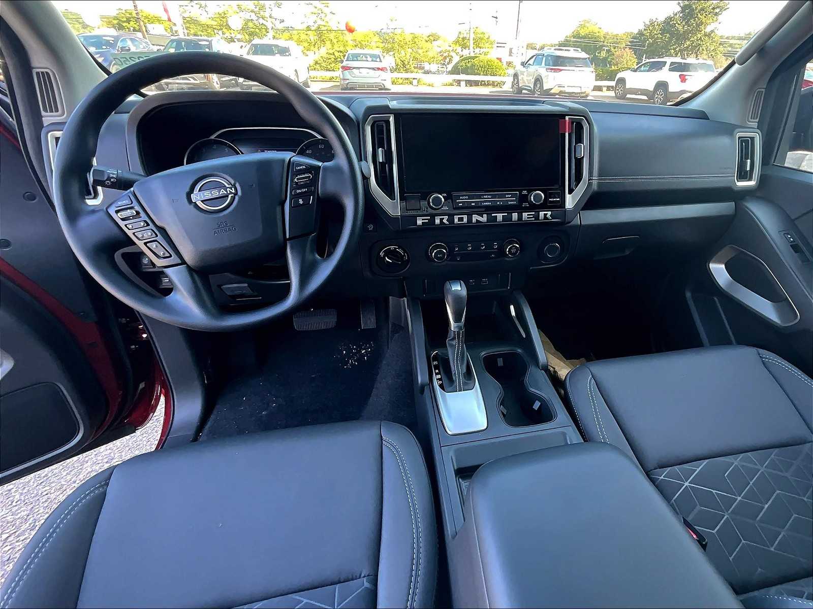 2025 Nissan Frontier SV photo 17