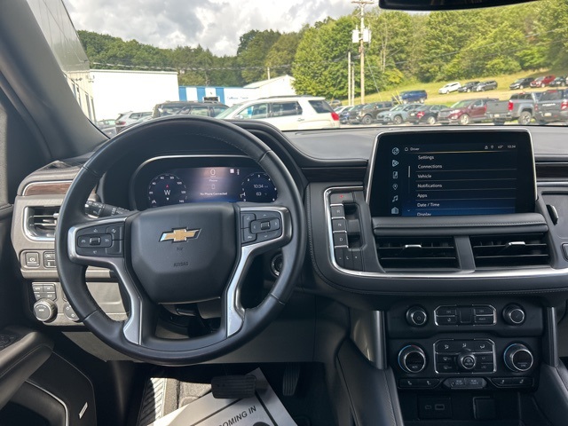 2023 Chevrolet Suburban LT photo 21