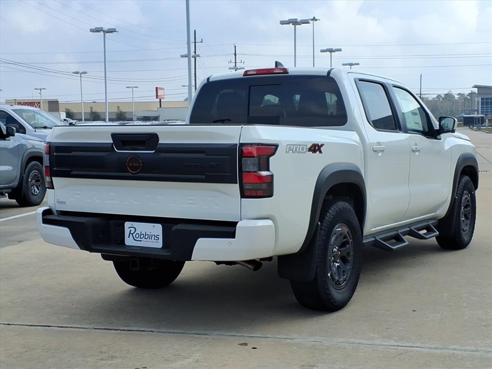 2026 Nissan Frontier Crew Cab PRO-4X® White at Robbins Nissan
