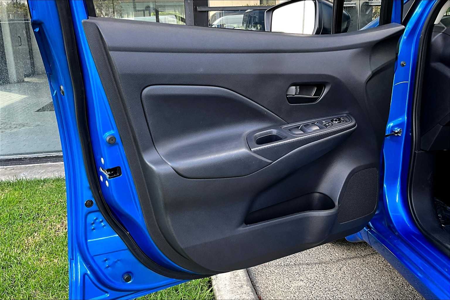 2024 Nissan Versa S photo 22