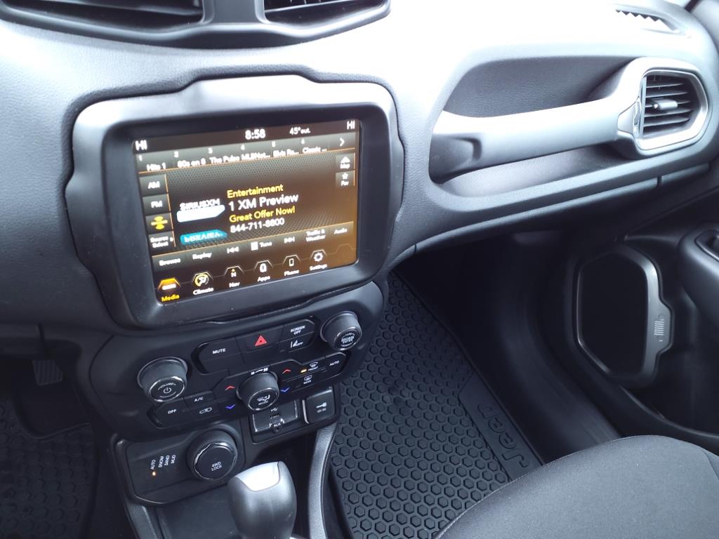2022 Jeep Renegade Latitude photo 8