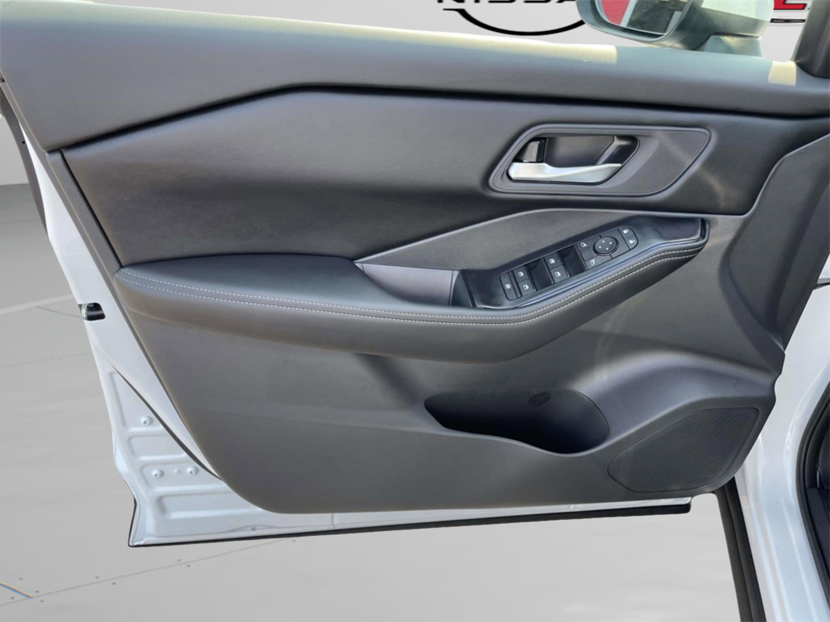 2026 Nissan Rogue SV AWD photo 21
