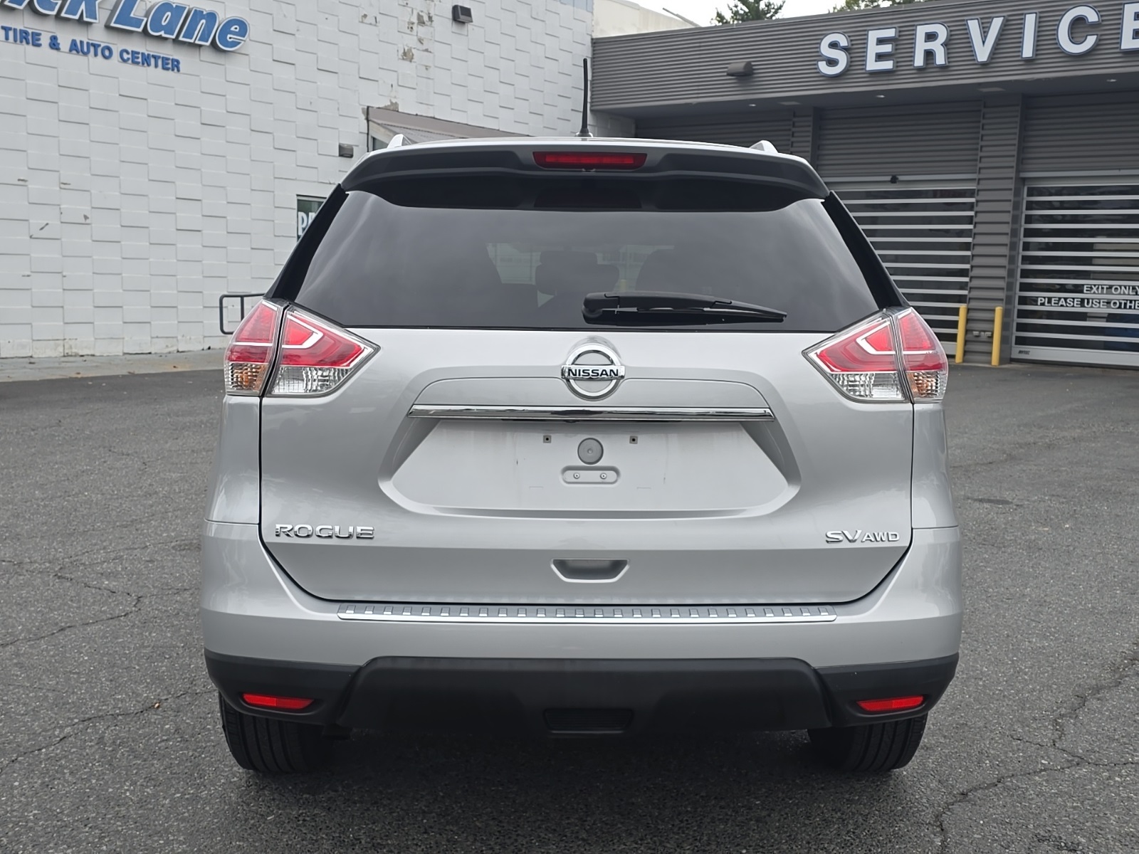 2016 Nissan Rogue SV photo 14