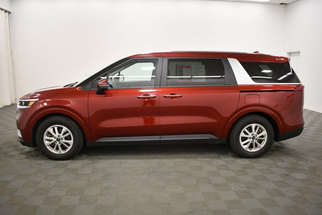 2024 Kia Carnival LX photo 4