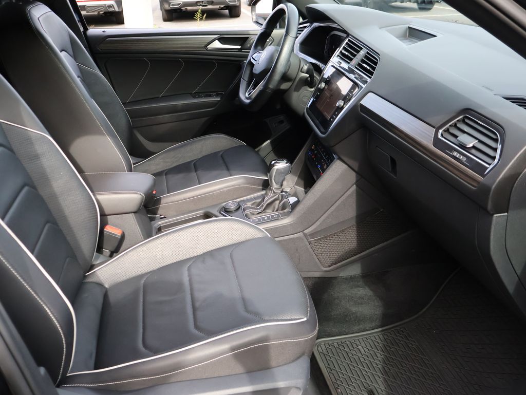 2022 Volkswagen Tiguan SEL Premium R-Line photo 10