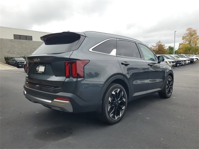 2025 Kia Sorento SX photo 4