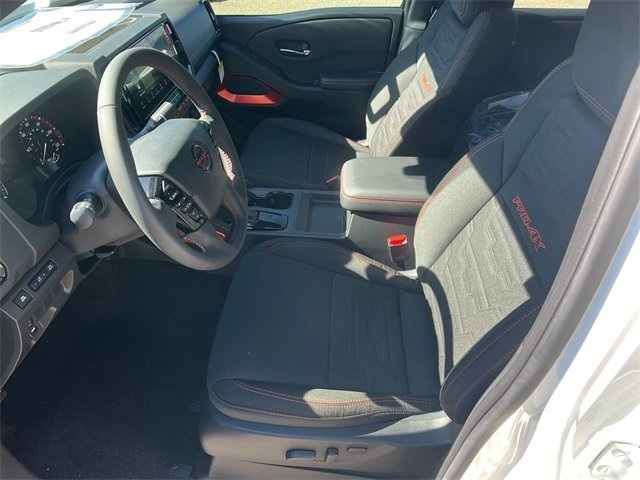 2025 Nissan Frontier PRO-4X photo 10