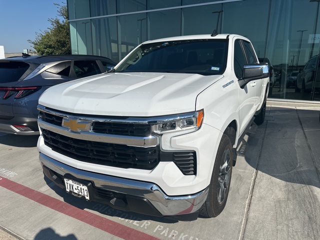 2023 Chevrolet Silverado 1500 LT photo 3